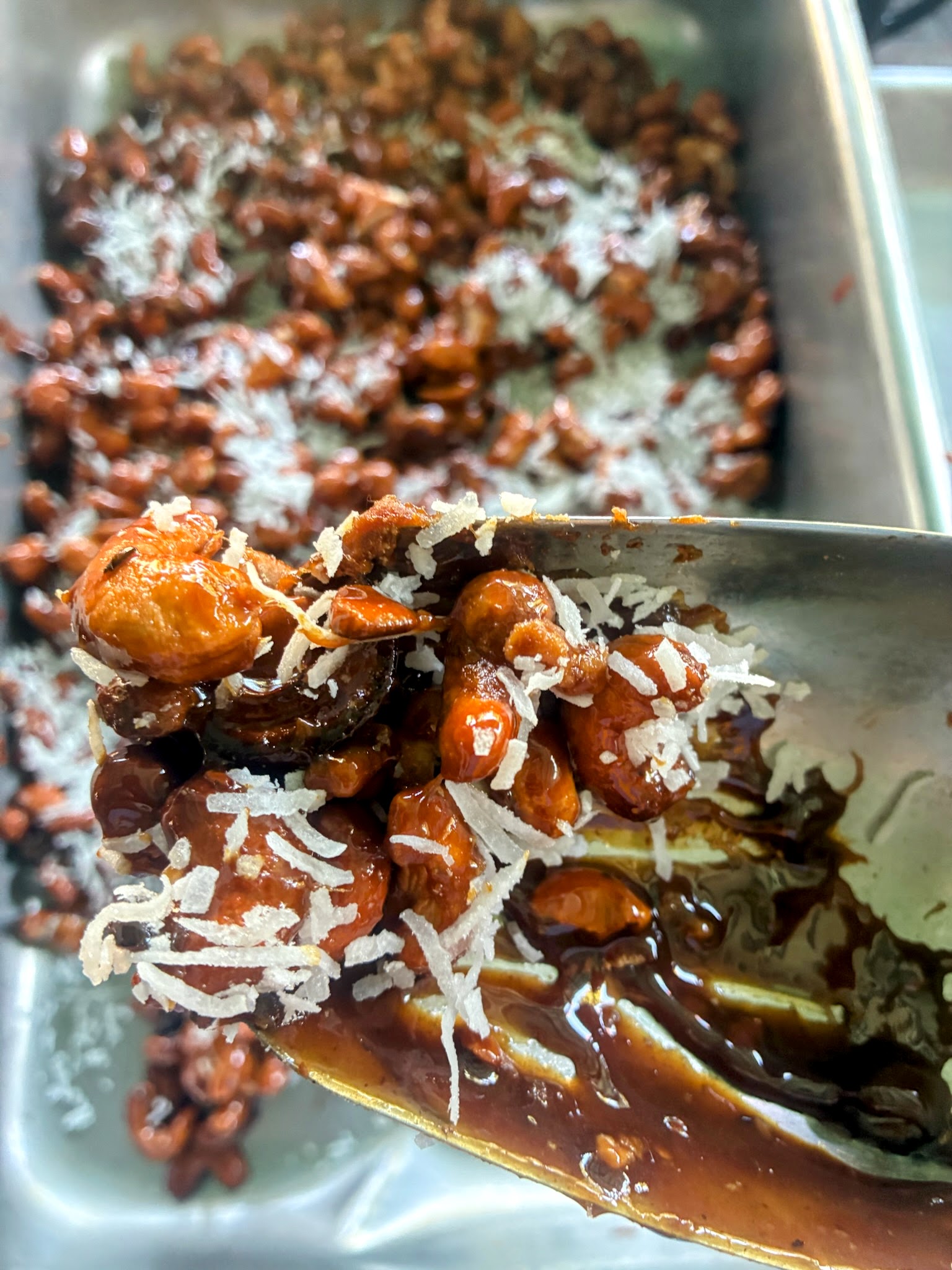 Coconut caramel cashews